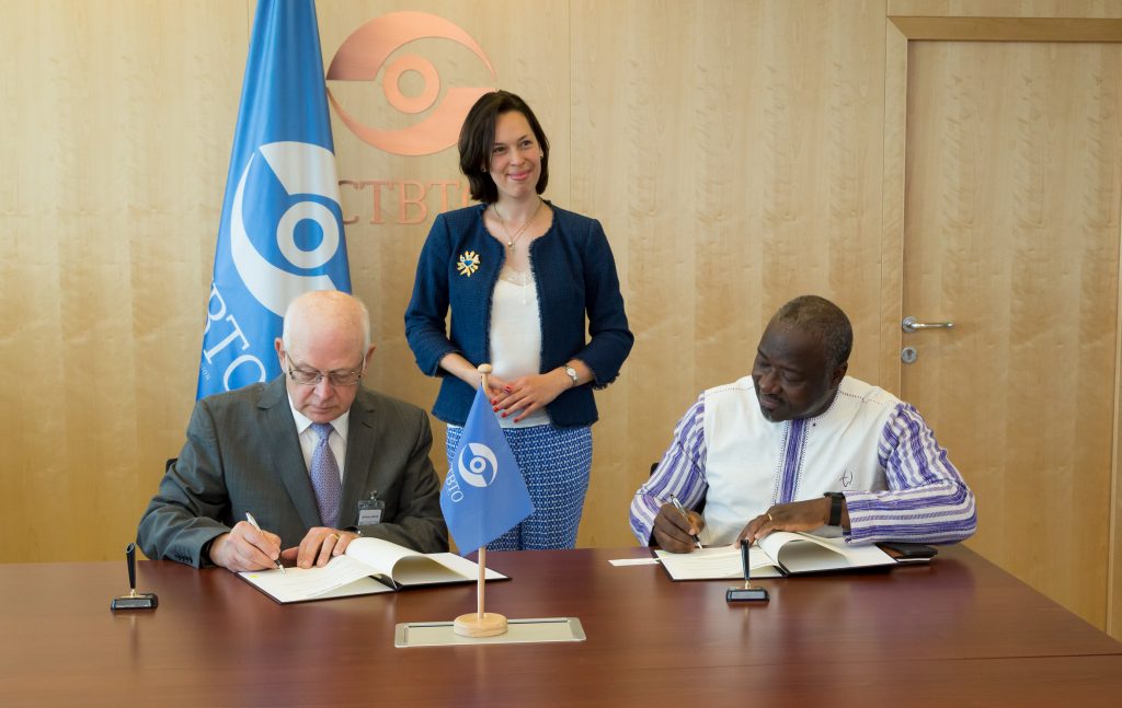 ОДВЗЯИ и STAR-NET подписали соглашение о сотрудничестве